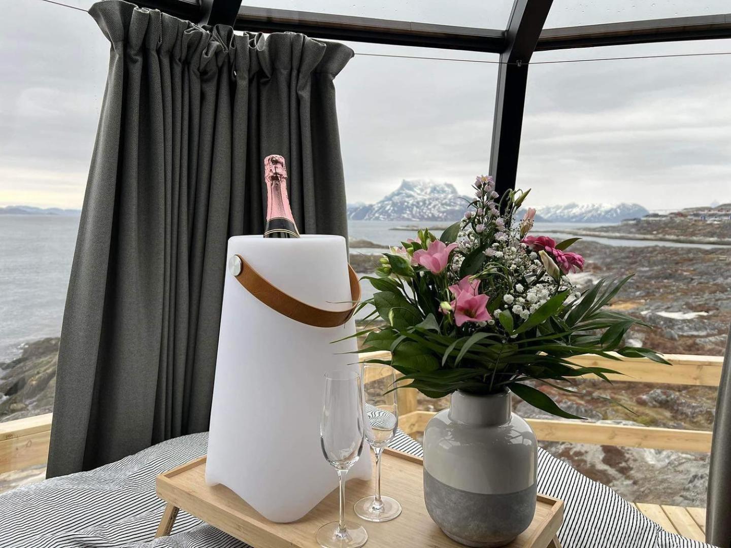 Aurora Hut By Inuktravel Hotel Nuuk Exterior photo